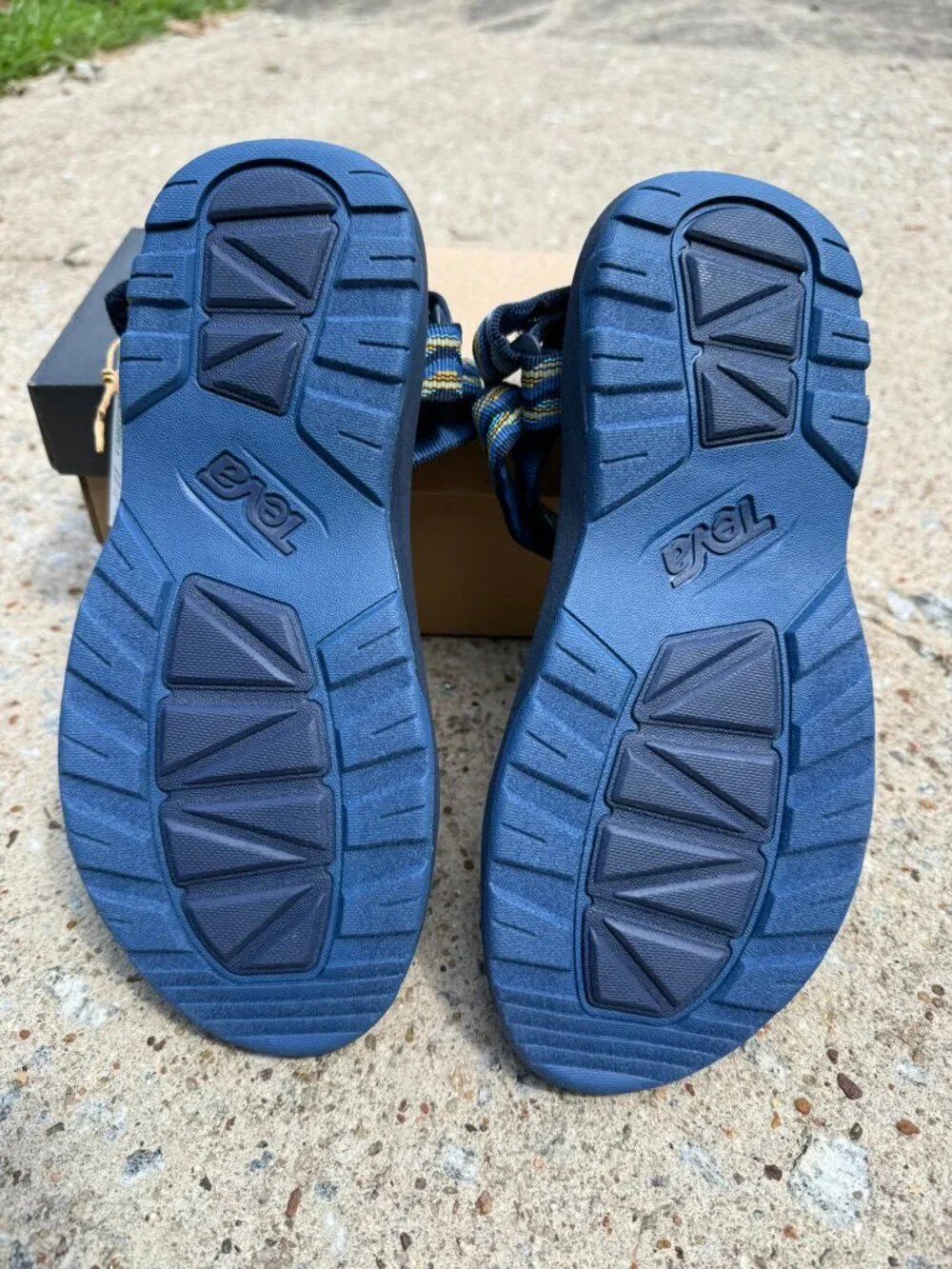 NEW Teva Youth Hurricane XLT 2 Sandals Kishi Dark Blue - Size 4Y / EU 36